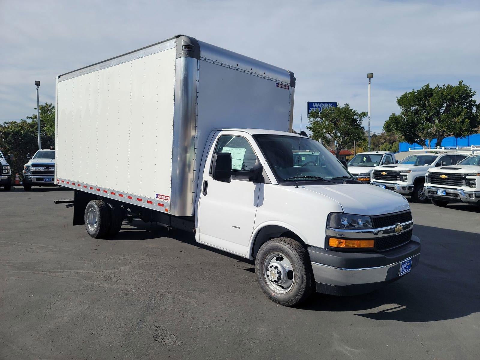 2024 Chevrolet Express Cutaway 3500 1WT