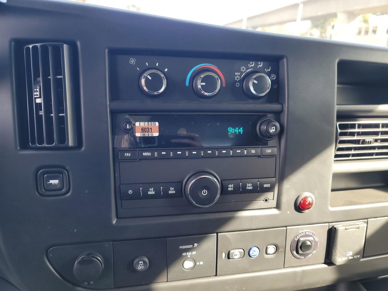 2024 Chevrolet Express Cutaway 3500 1WT