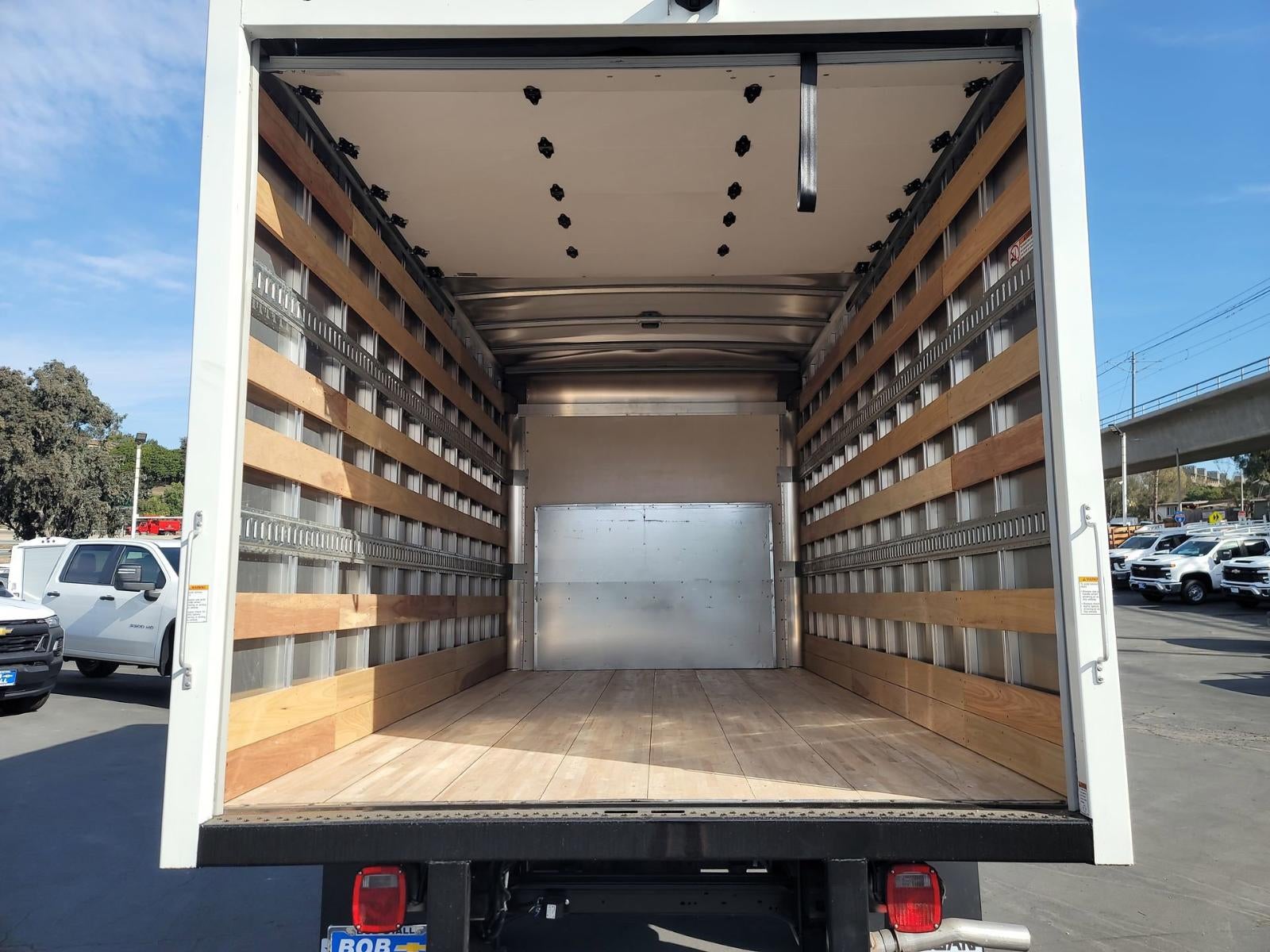 2024 Chevrolet Express Cutaway 3500 1WT