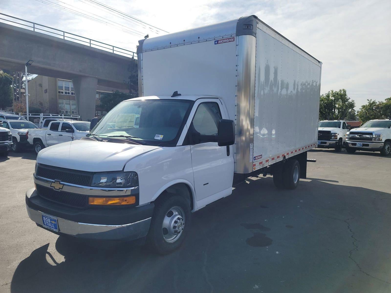2024 Chevrolet Express Cutaway 3500 1WT