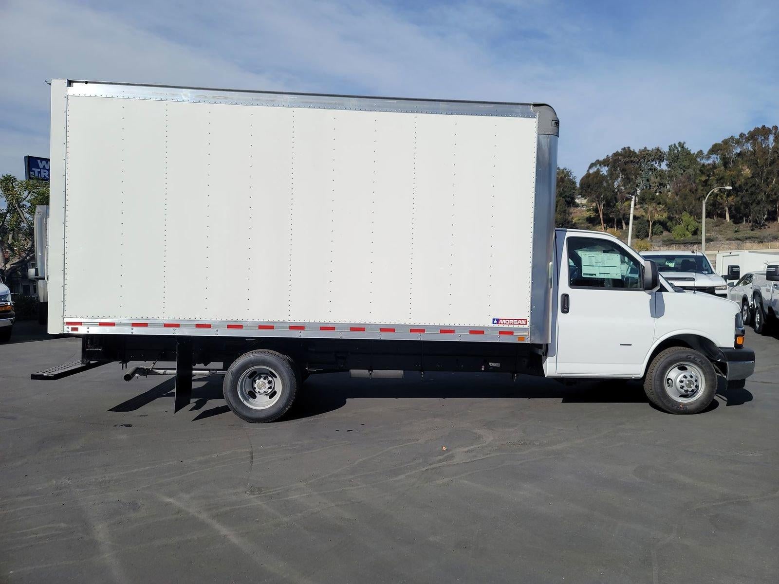 2024 Chevrolet Express Cutaway 3500 1WT