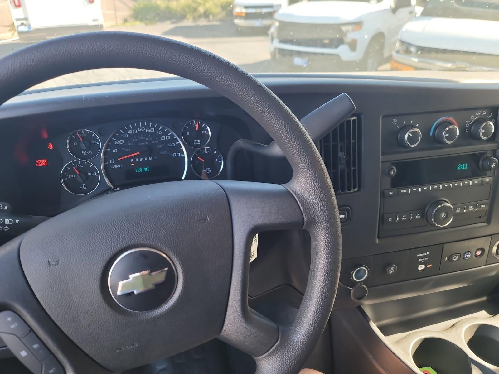 2024 Chevrolet Express Cutaway 3500 1WT