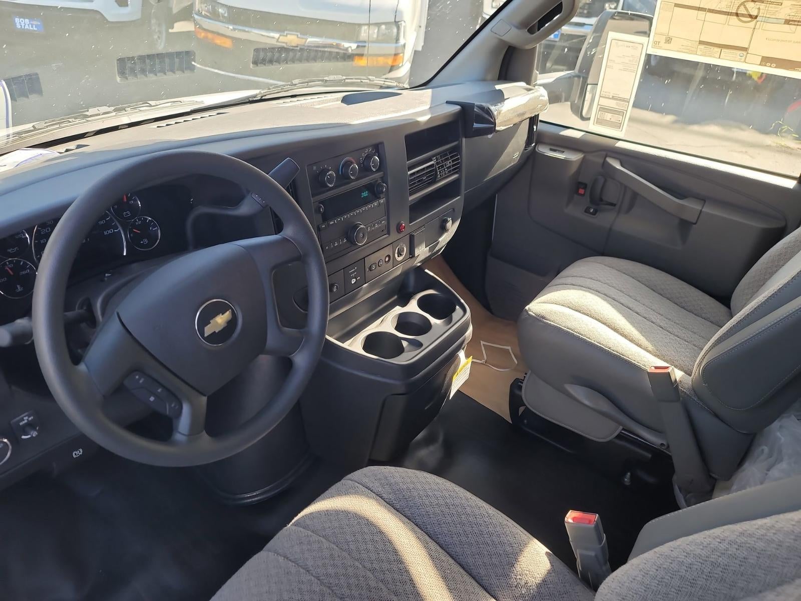 2024 Chevrolet Express Cutaway 3500 1WT