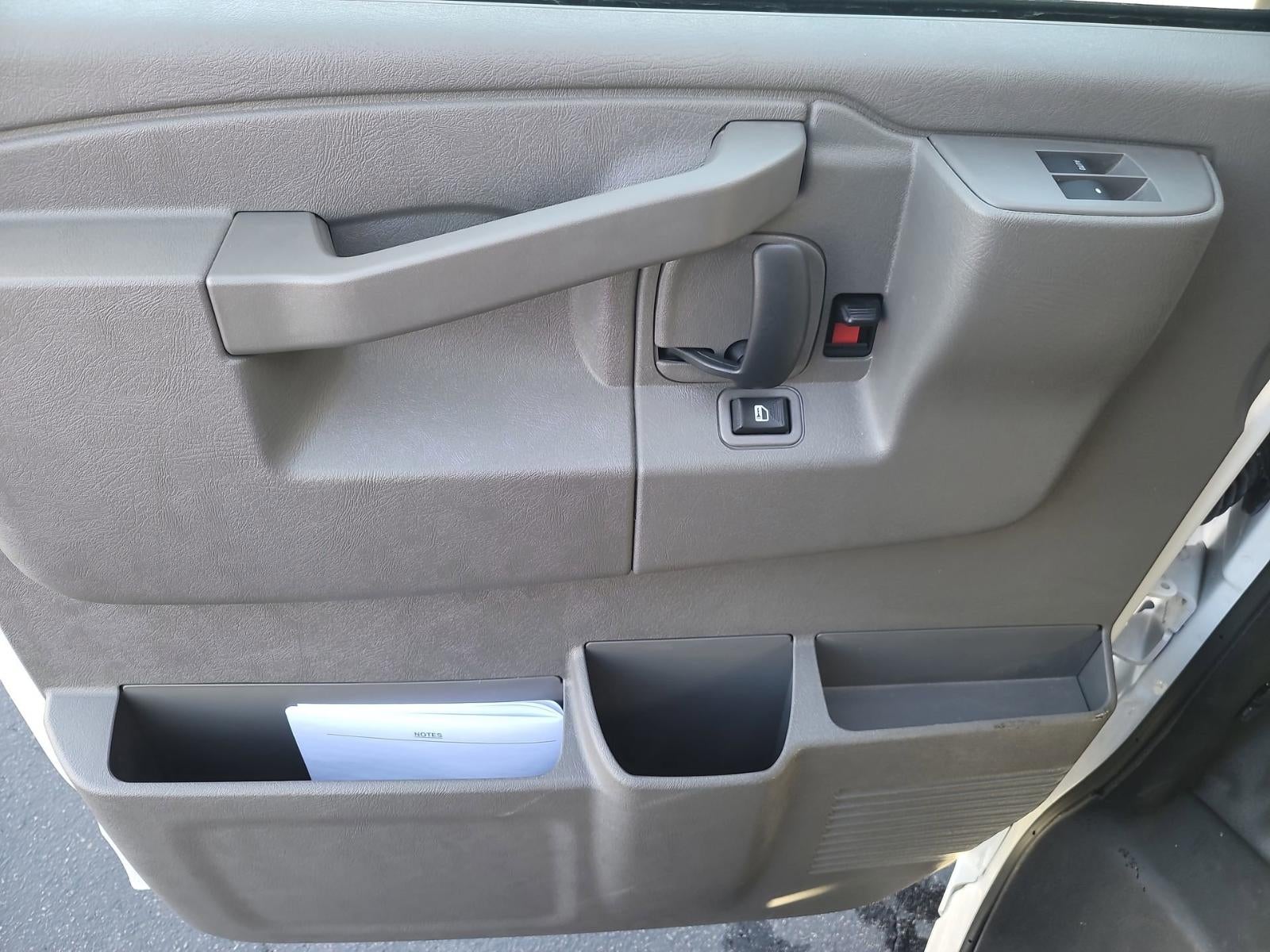 2024 Chevrolet Express Cutaway 3500 1WT