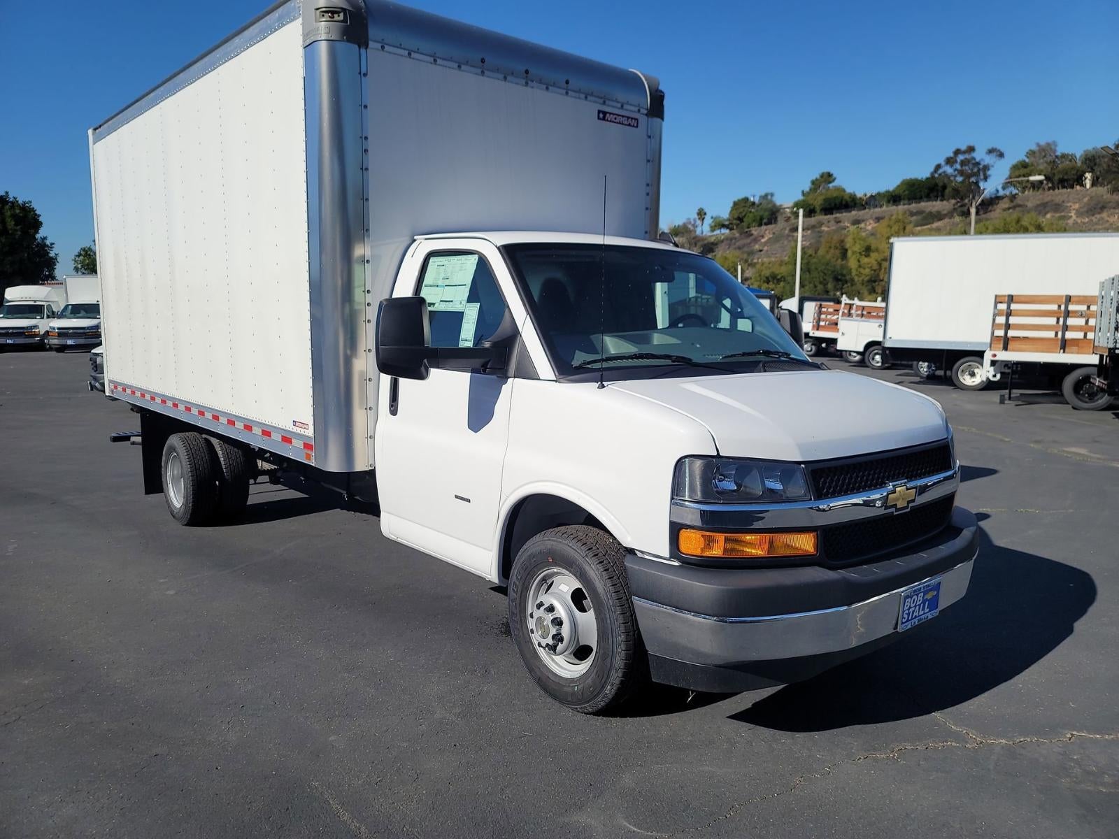 2024 Chevrolet Express Cutaway 3500 1WT