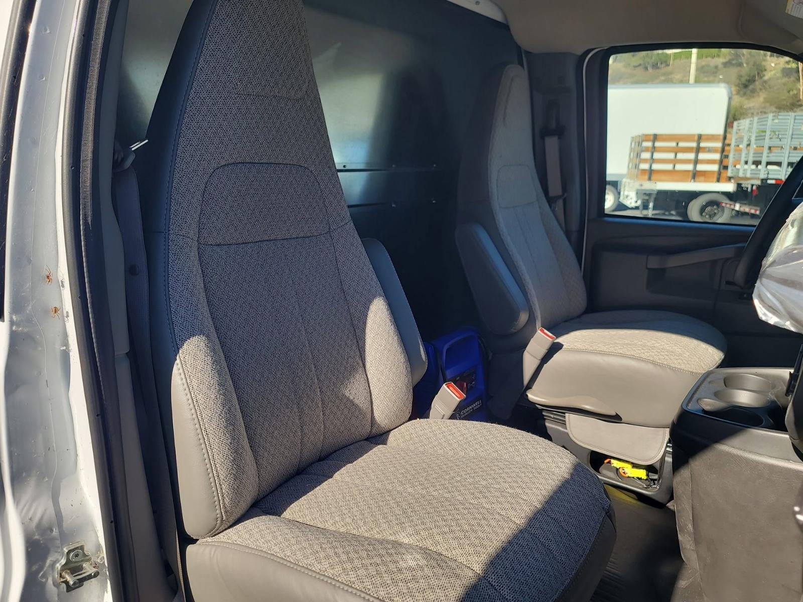 2024 Chevrolet Express Cutaway 3500 1WT