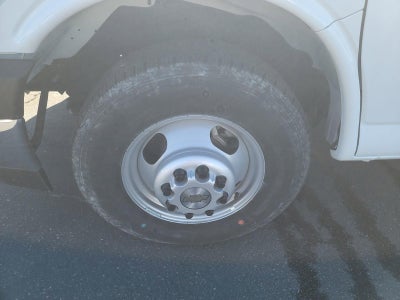 2024 Chevrolet Express Cutaway 3500 1WT
