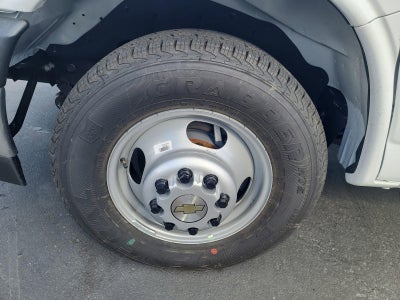 2024 Chevrolet Express Cutaway 4500 2WT