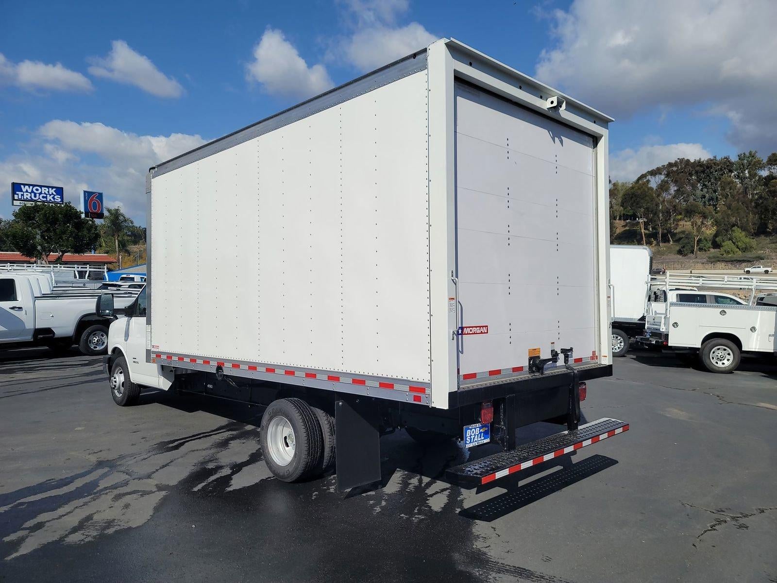 2024 Chevrolet Express Cutaway 4500 2WT