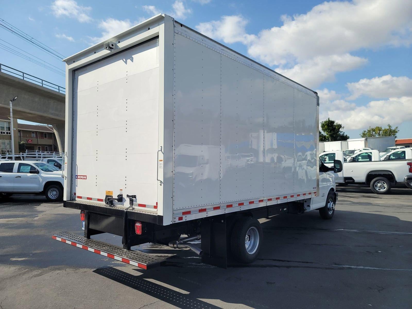 2024 Chevrolet Express Cutaway 4500 2WT