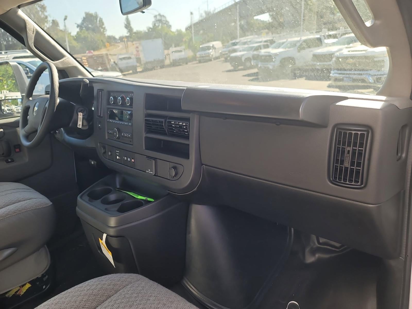 2024 Chevrolet Express Cutaway 4500 2WT