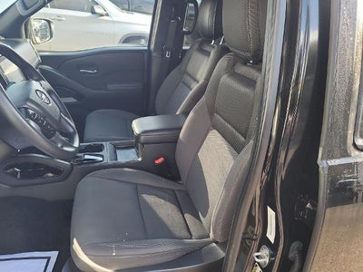 2023 Nissan Frontier Crew Cab SV 4x2