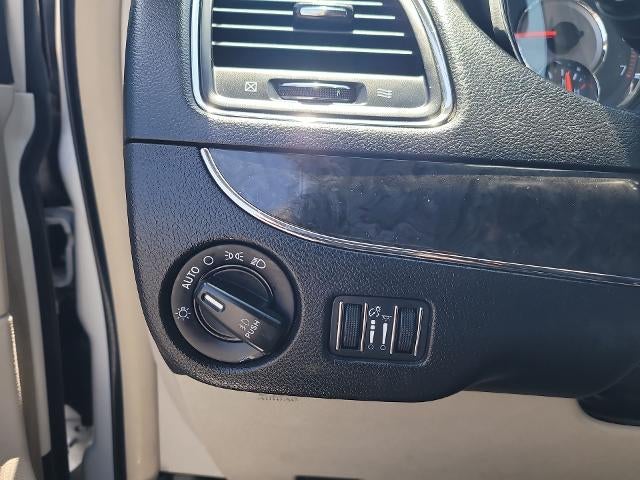 2016 Chrysler Town & Country Touring