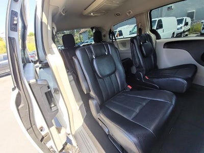 2016 Chrysler Town & Country Touring