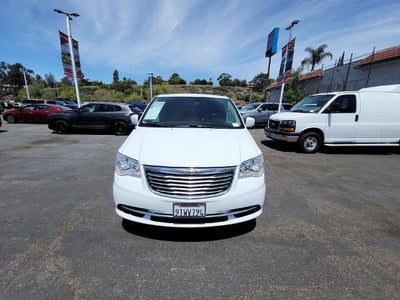 2016 Chrysler Town & Country Touring