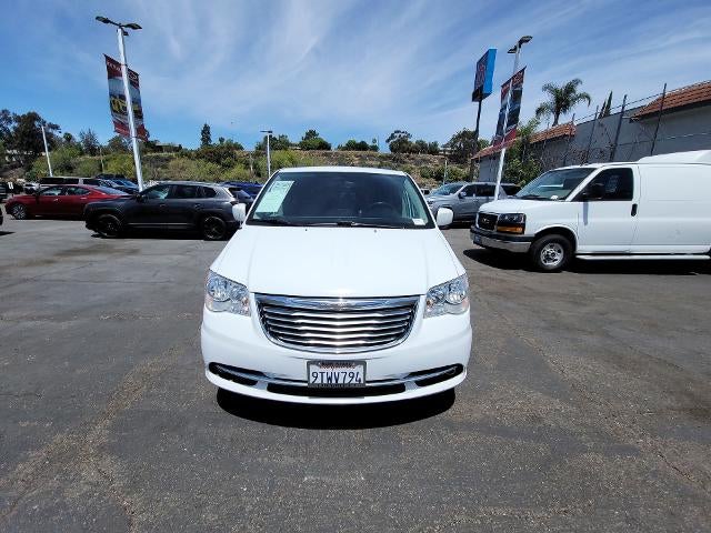 2016 Chrysler Town & Country Touring
