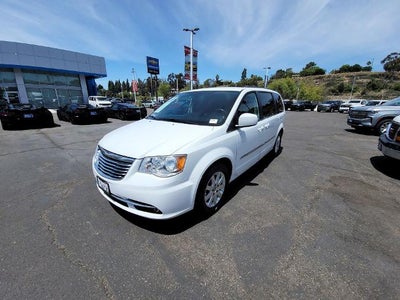 2016 Chrysler Town & Country Touring