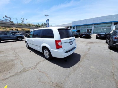 2016 Chrysler Town & Country Touring