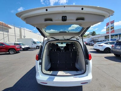 2022 Chrysler Voyager LX