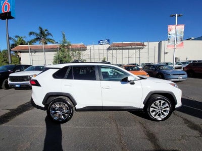 2019 Toyota RAV4 XLE Premium