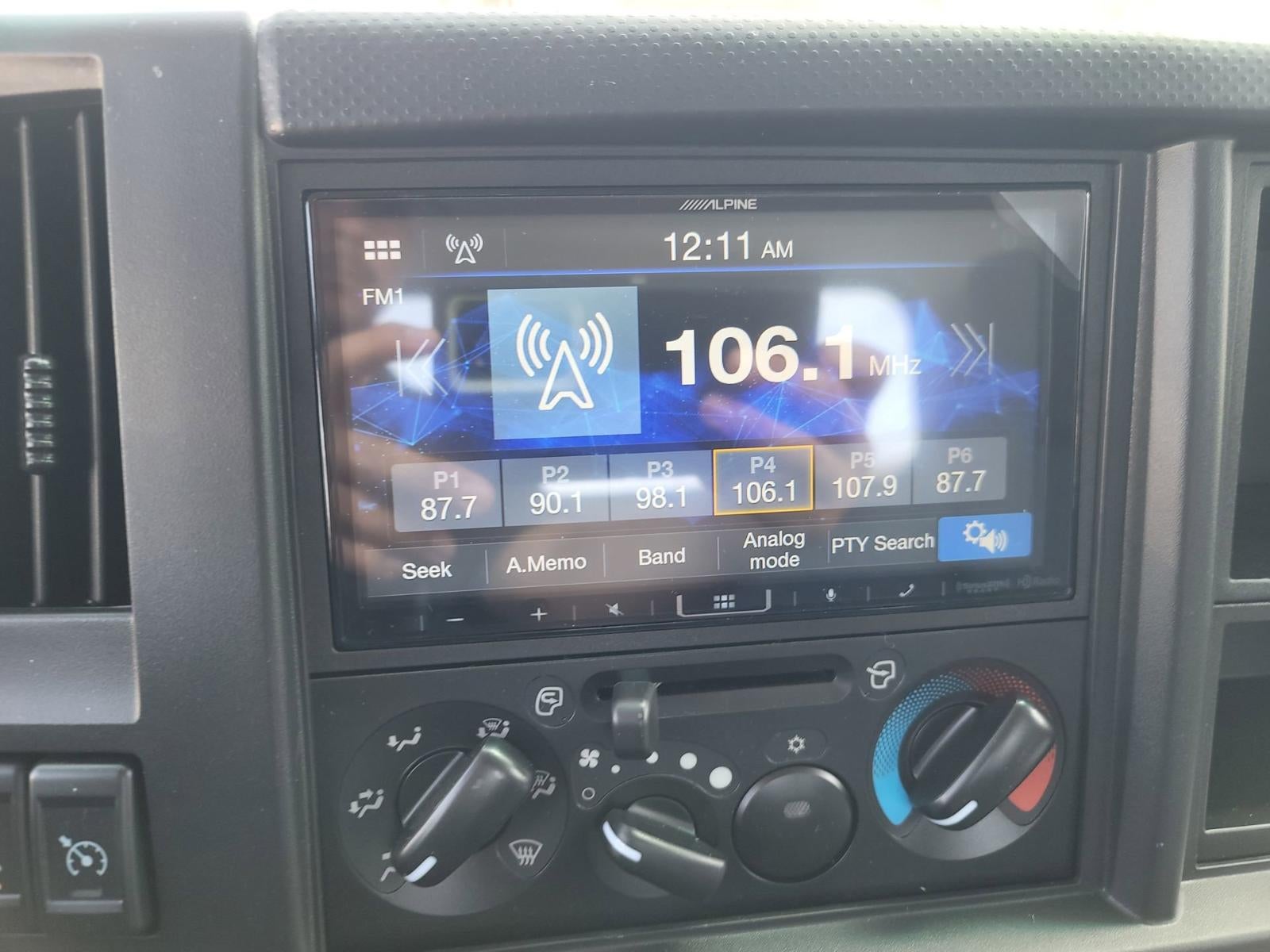 2024 Chevrolet Low Cab Forward 5500 XG 2WD Reg Cab 176"