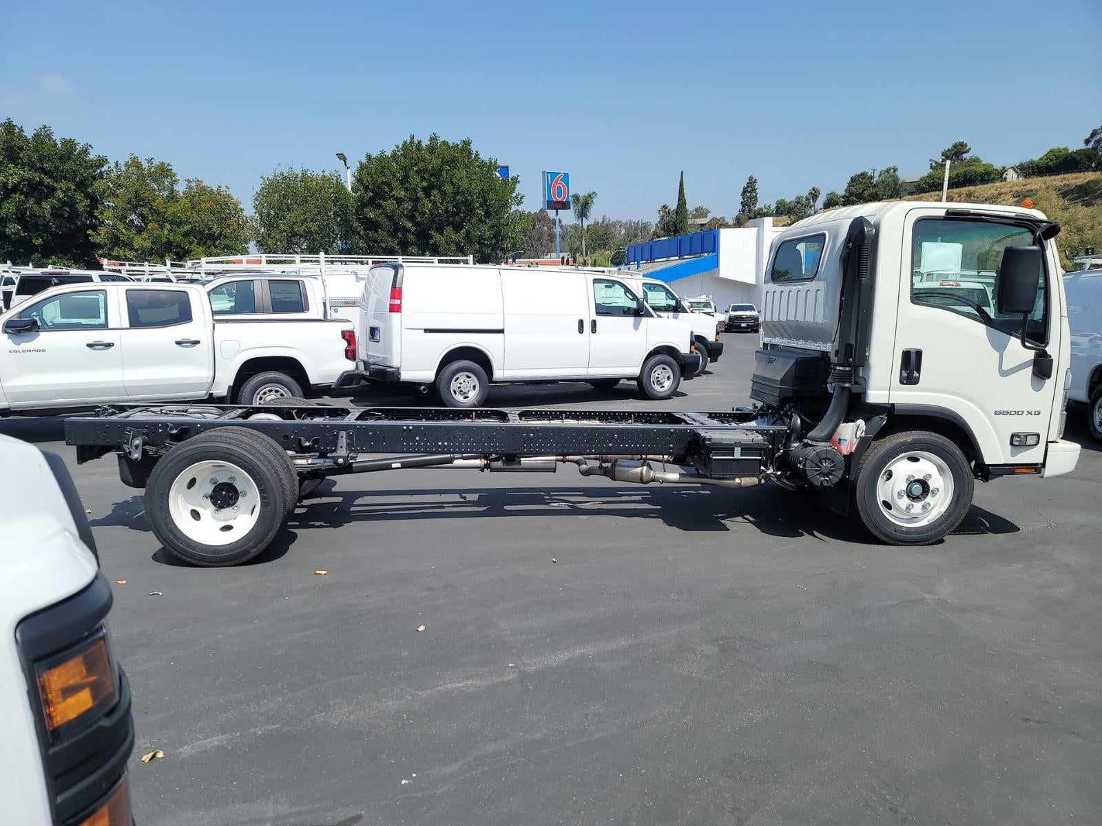 2024 Chevrolet Low Cab Forward 5500 XG 2WD Reg Cab 176"