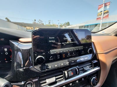 2022 Nissan Pathfinder Platinum 2WD