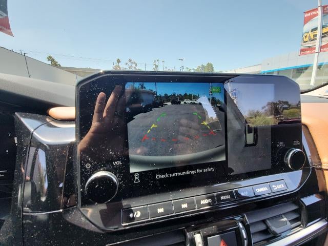 2022 Nissan Pathfinder Platinum 2WD
