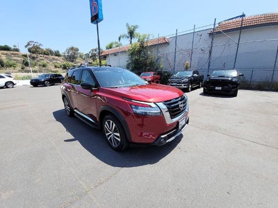 2022 Nissan Pathfinder Platinum 2WD