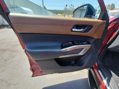 2022 Nissan Pathfinder Platinum 2WD