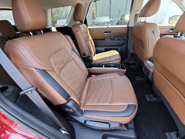 2022 Nissan Pathfinder Platinum 2WD
