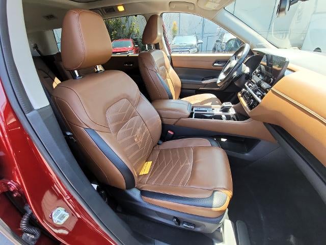 2022 Nissan Pathfinder Platinum 2WD