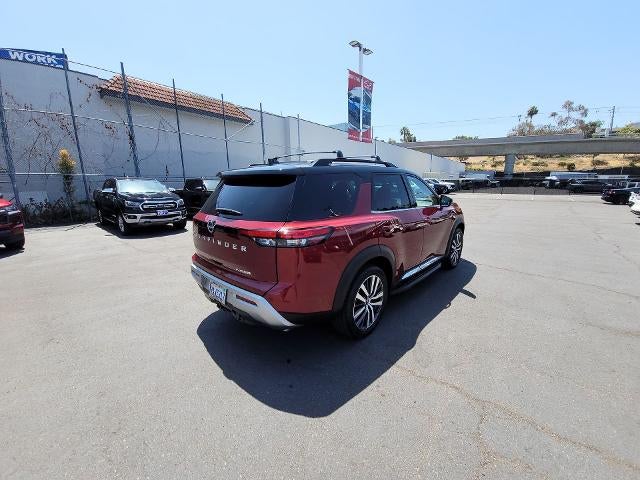 2022 Nissan Pathfinder Platinum 2WD
