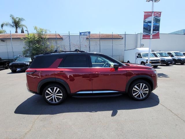 2022 Nissan Pathfinder Platinum 2WD