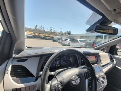 2019 Toyota Sienna XLE Auto Access Seat