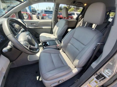 2019 Toyota Sienna XLE Auto Access Seat