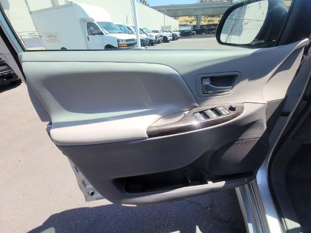 2019 Toyota Sienna XLE Auto Access Seat