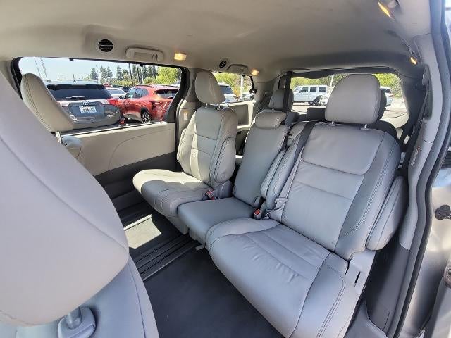 2019 Toyota Sienna XLE Auto Access Seat