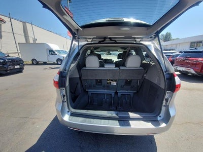 2019 Toyota Sienna XLE Auto Access Seat