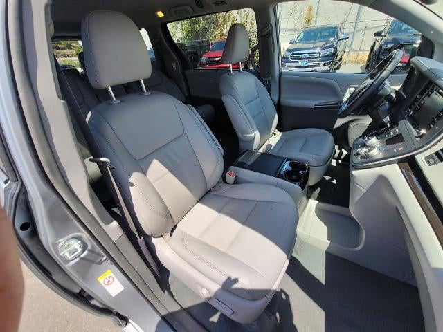 2019 Toyota Sienna XLE Auto Access Seat