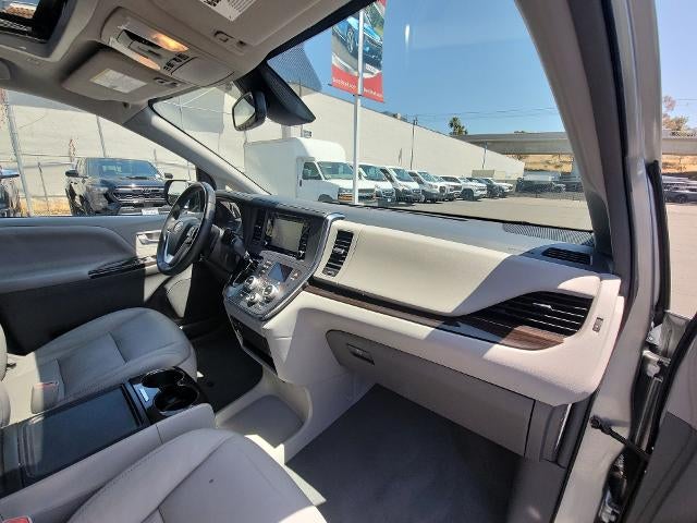 2019 Toyota Sienna XLE Auto Access Seat