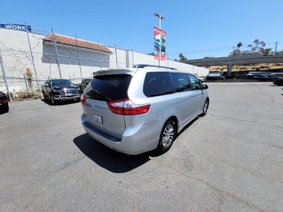 2019 Toyota Sienna XLE Auto Access Seat