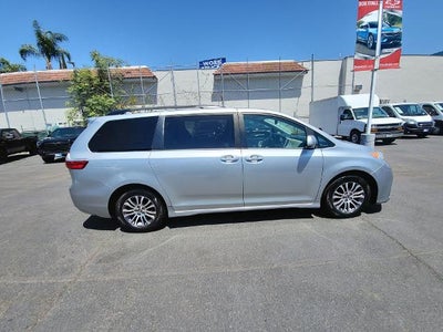 2019 Toyota Sienna XLE Auto Access Seat