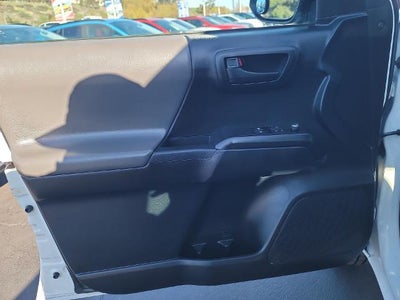 2016 Toyota Tacoma SR