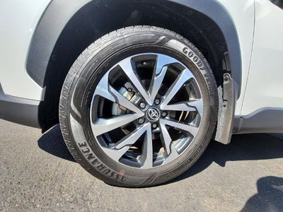 2024 Toyota Corolla Cross XLE