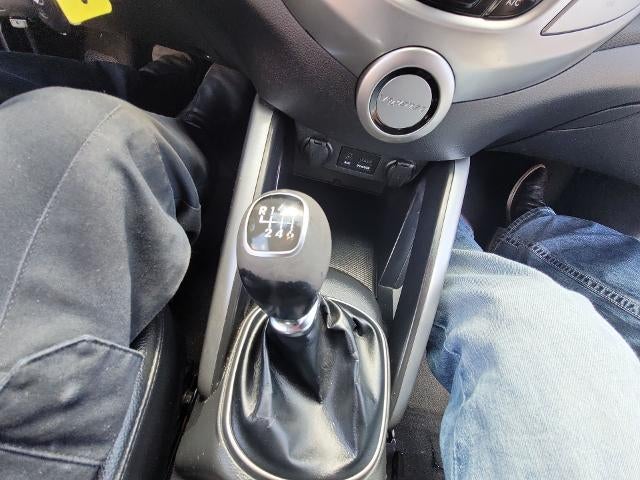 2014 Hyundai Veloster Base w/Black
