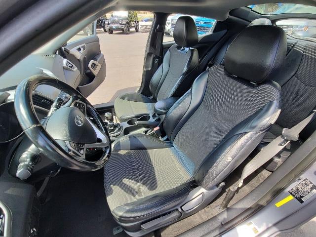 2014 Hyundai Veloster Base w/Black