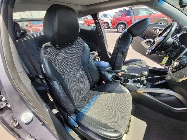 2014 Hyundai Veloster Base w/Black