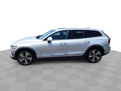 2025 Volvo V60 Cross Country Plus