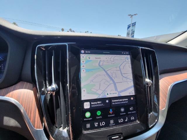 2025 Volvo V60 Cross Country Plus